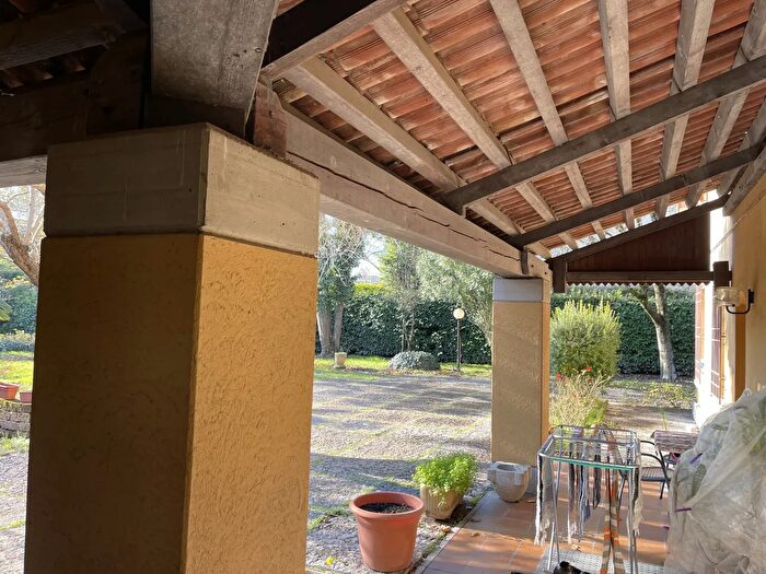 Casa con 9 locali in vendita in Suzzara