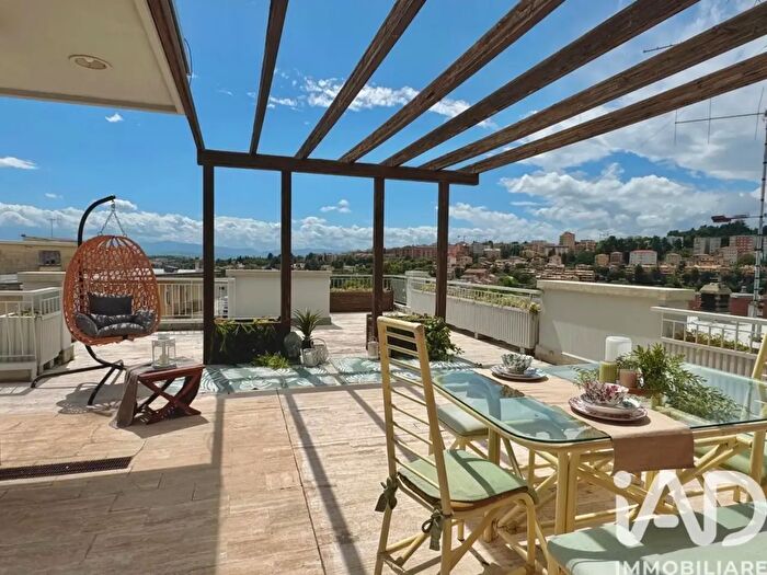 Appartamento con 5 locali in vendita in Via Goffredo Mameli, Macerata