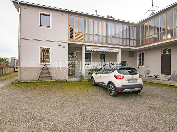 Case in Vendita e in Affitto - 2