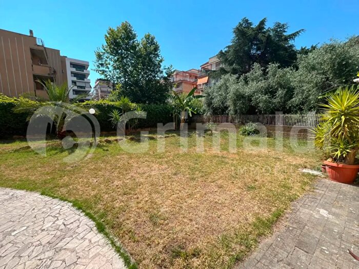 Appartamento bilocale in vendita in Via Marcello Provenzale, Roma