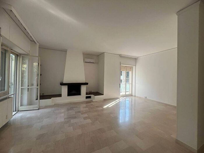 Appartamento con 6 locali in affitto in Via Algeria, Via Pomposa, Ferrara