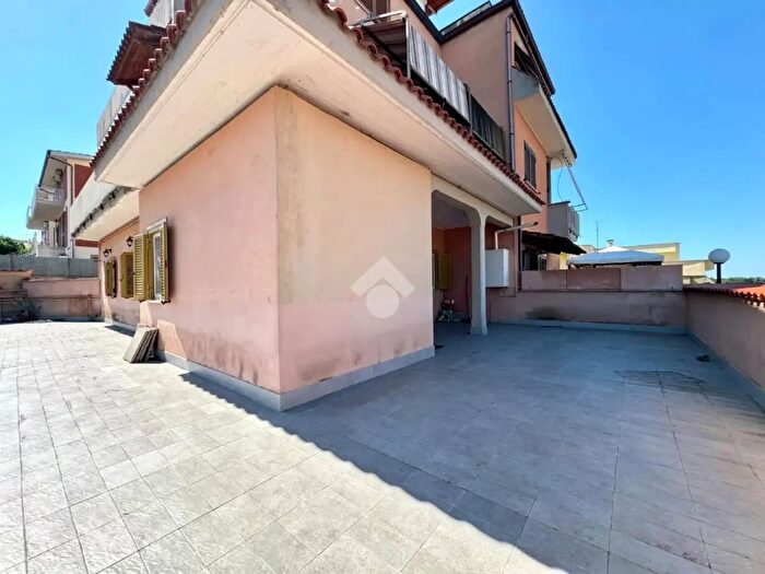 Appartamento quadrilocale in vendita in Via dei Legatori, Roma
