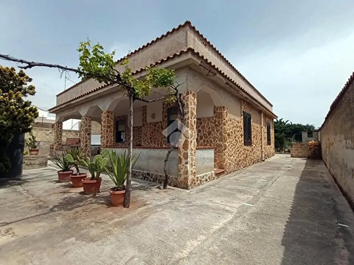 Casa quadrilocale in vendita in Via, Castelvetrano