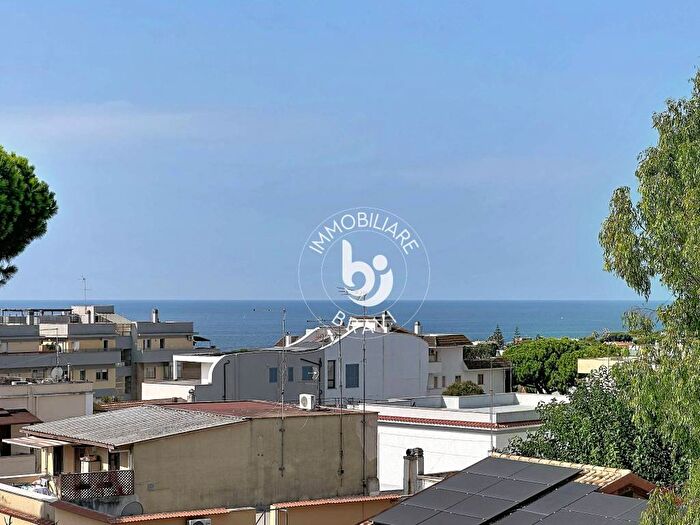 Appartamento trilocale in affitto in Piazzale delle Colonie, Prato del Mare Perazzeta, Santa Marinella