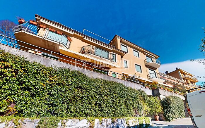 Appartamento trilocale in vendita in Via Savagna Ac, Rapallo