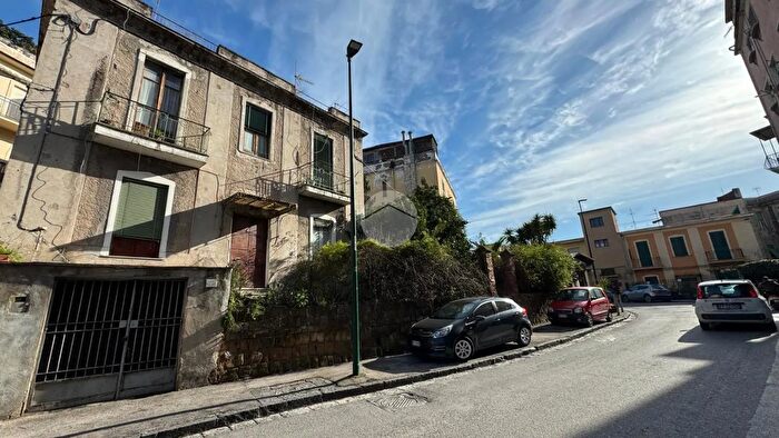 Casa con 5 locali in vendita in Via Filippo Maria Briganti, Napoli