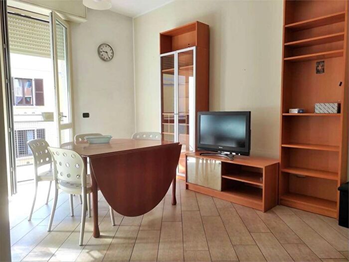 Appartamento bilocale in affitto in Via Fogazzaro, Montenero, Milano