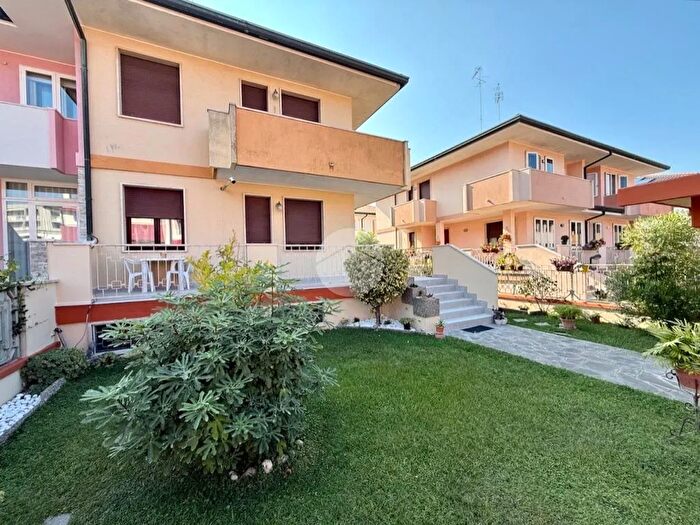 Appartamento con 5 locali in vendita in Via Giuseppe Vianelli, Chioggia