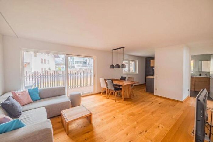 Appartamento trilocale in vendita in Strades, Tubre