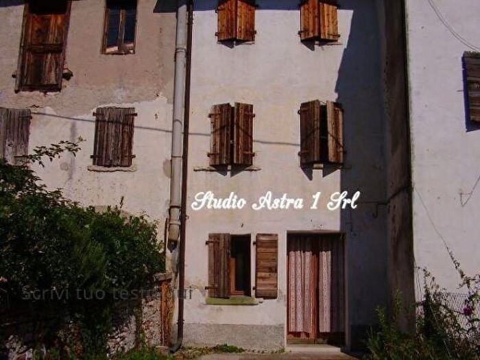 Casa trilocale in vendita in Cavaso Del Tomba