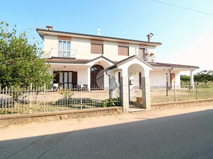 Case in Vendita e in Affitto - 3