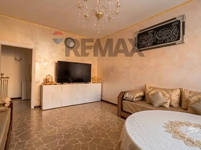 Appartamento trilocale in vendita in Via Guglielmo Marconi, Carvico