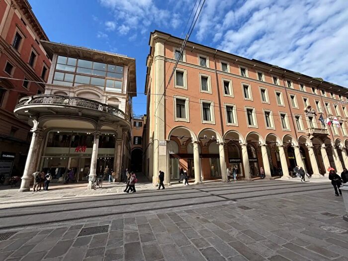 Appartamento con 5 locali in vendita in Bologna