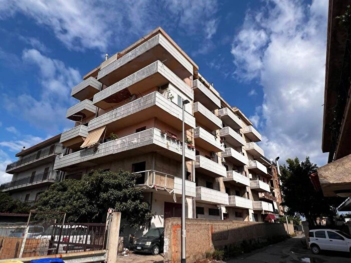 Appartamento con 6 locali in affitto in Via Antonino Consolato Caminiti, Modena San Giorgio Extra, Reggio Calabria