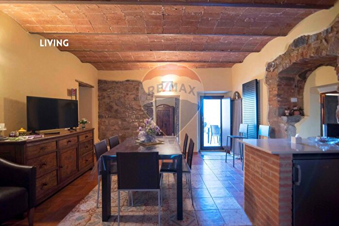 Casa con 5 locali in vendita in Via della Torre, Roccastrada