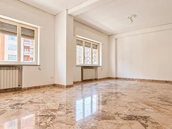 Appartamento con 5 locali in vendita in Via Aquileia, Palermo