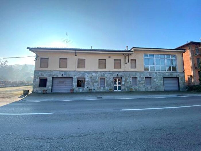 Casa con 6 locali in vendita in Frazione San Pietro, San Damiano DAsti