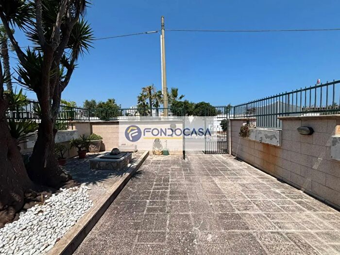 Appartamento trilocale in vendita in Via Antonio Pigafetta, Lecce