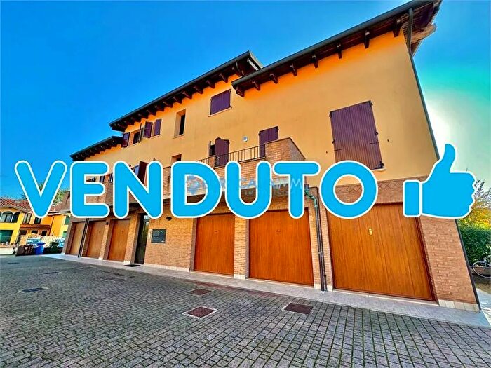 Appartamento quadrilocale in vendita in Via Puccini Novi di Modena Mo, Novi Di Modena