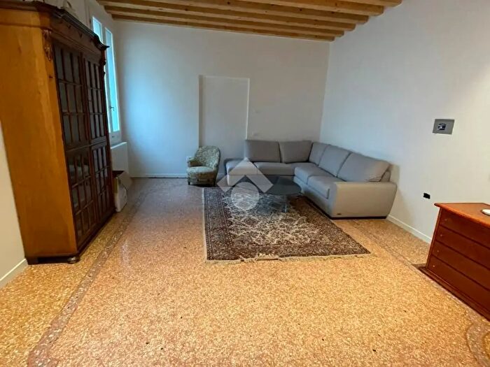 Appartamento trilocale in affitto in Bassano Del Grappa