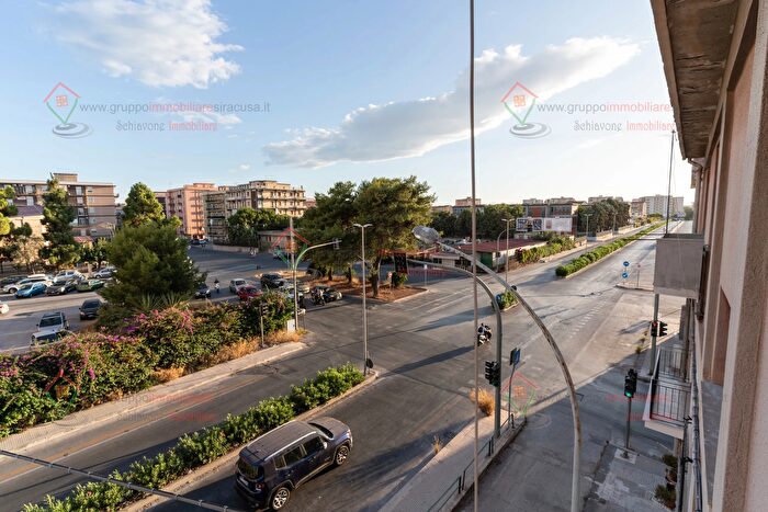 Appartamento trilocale in vendita in Siracusa