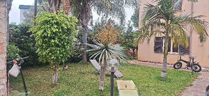 Casa con 7 locali in vendita in Via Quercia, Carini