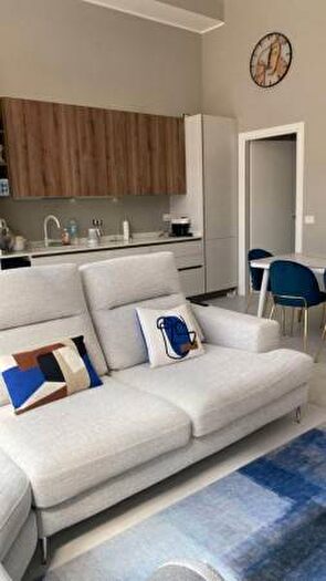 Appartamento trilocale in affitto in Via Noto, Vigentino Fatima, Milano