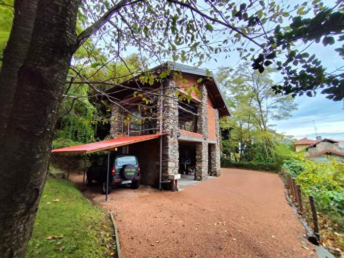 Casa in vendita in Via alla Motta Rossa, Lesa