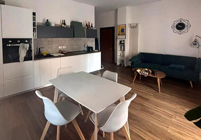 Appartamento trilocale in vendita in Via Ercole Giacomini Bologna, Bologna