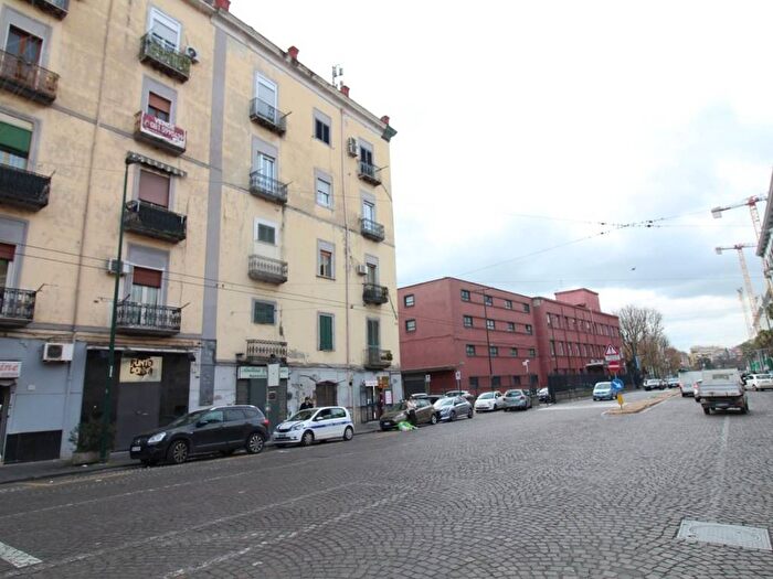 Appartamento trilocale in affitto in Via Giovanni Gussone, San Carlo AllArena, Napoli