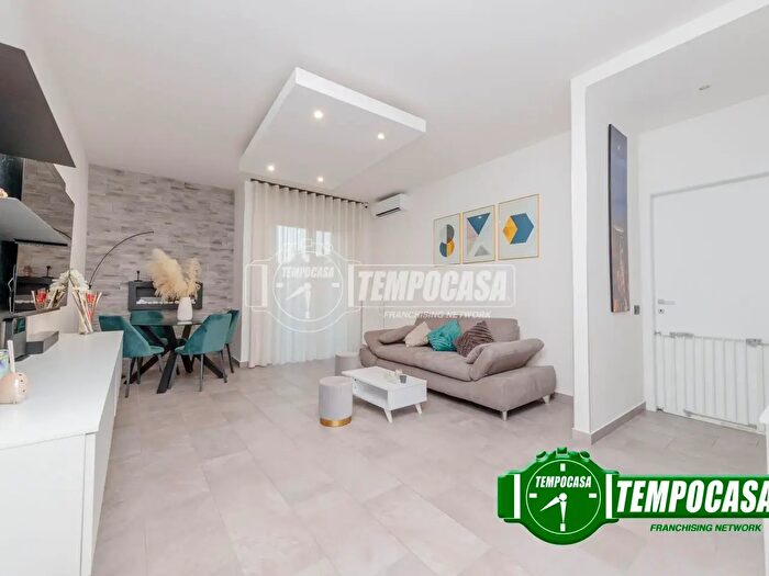 Appartamento trilocale in vendita in Via Palmiro Togliatti, Lacchiarella