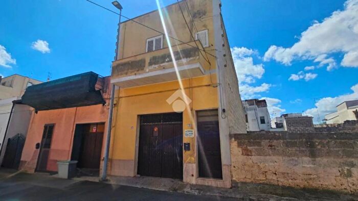 Appartamento trilocale in vendita in Via G Marconi, Leverano