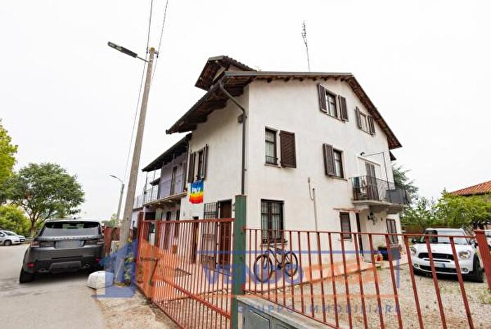 Casa con 5 locali in vendita in Via Genova, Fossano