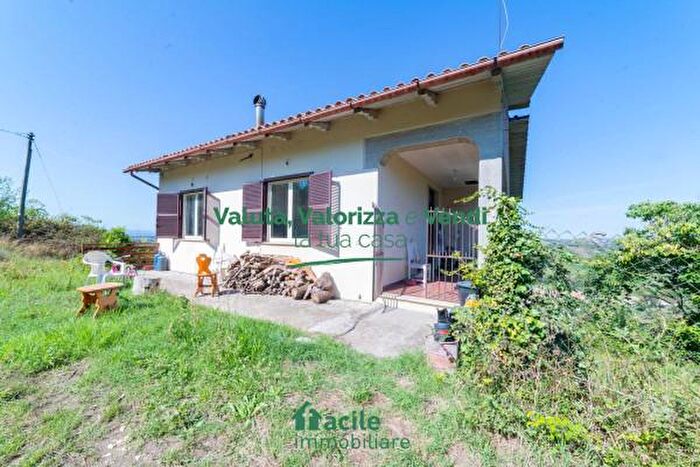 Casa quadrilocale in vendita in Via Quaranta, Montebuono