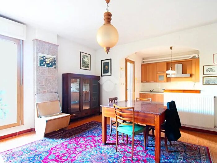 Appartamento trilocale in vendita in Largo Catallo, Pisa