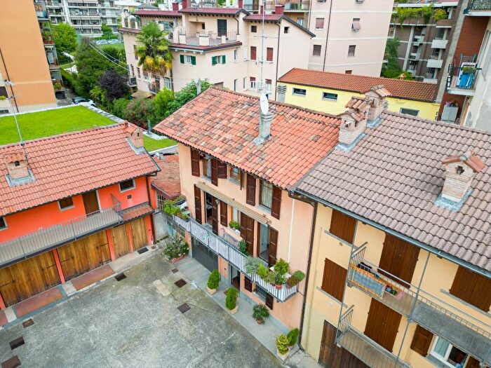 Case in Vendita e in Affitto - 3