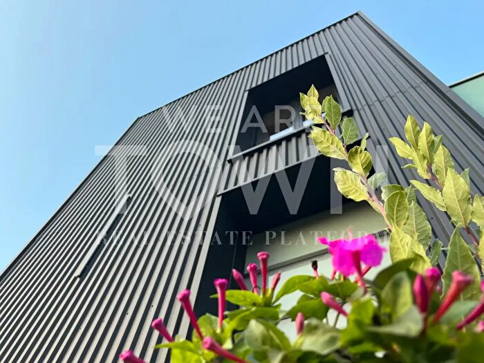 Appartamento trilocale in vendita in Via Michele Pericle Negrotto, Milano