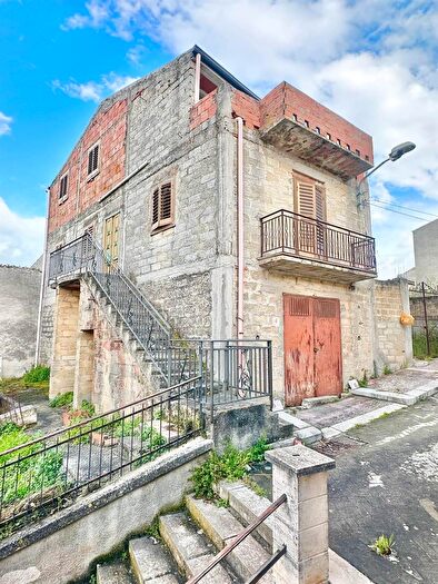 Casa con 5 locali in vendita in Chiusa Sclafani