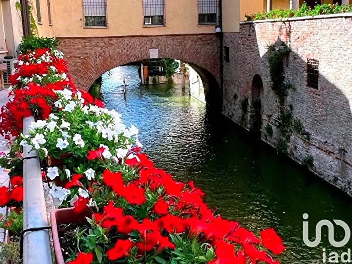 Appartamento quadrilocale in vendita in Via Corrado, Mantova