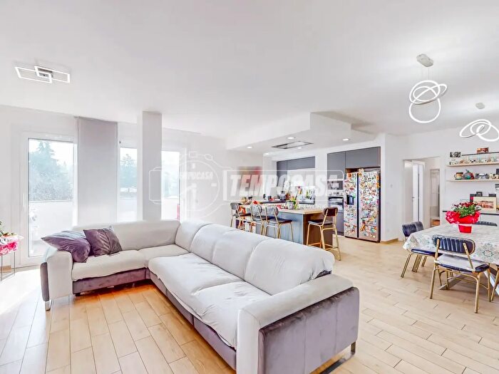 Appartamento con 6 locali in vendita in Via Natalino Marchi, Savignano Sul Panaro