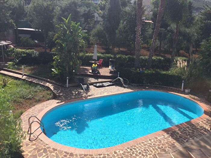 Casa con 16 locali in vendita in Via Norberto Bobbio, Palermo