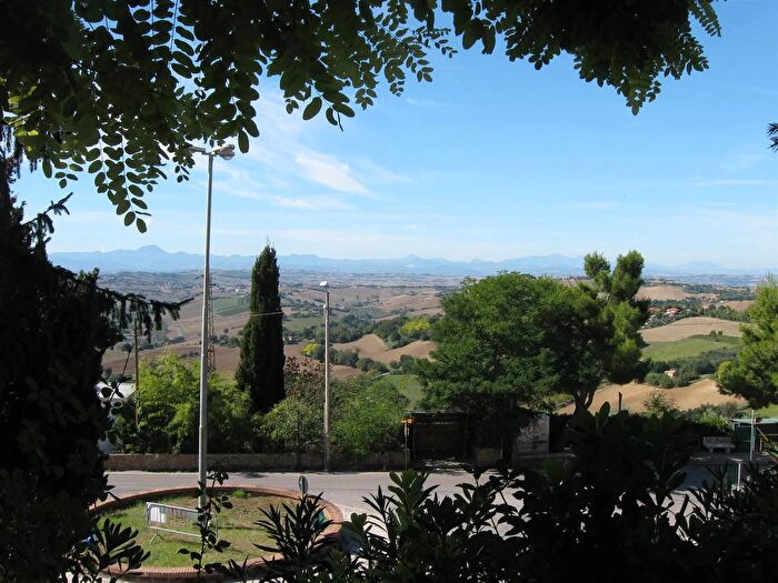 Appartamento bilocale in vendita in Ancona Zona Montesicuro, Ancona