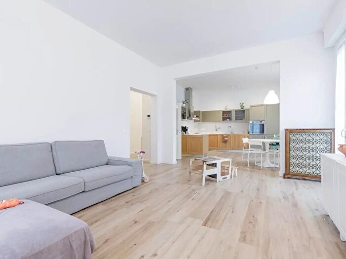 Appartamento con 6 locali in vendita in Via Duccio Galimberti, Prato