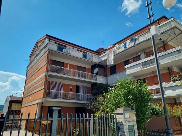 Appartamento quadrilocale in vendita in Via Gustavo Picardo, Pratola Serra