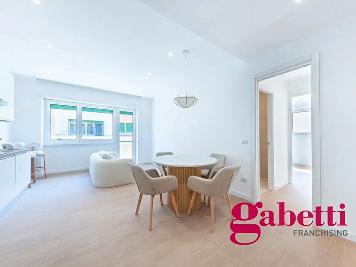 Appartamento trilocale in vendita in Via dei Cristofori, Roma