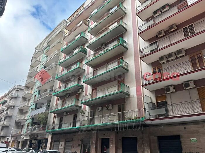 Appartamento quadrilocale in vendita in Via Principe Amedeo, Taranto