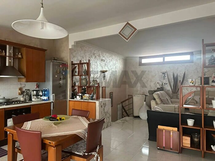 Appartamento con 6 locali in vendita in Caivano