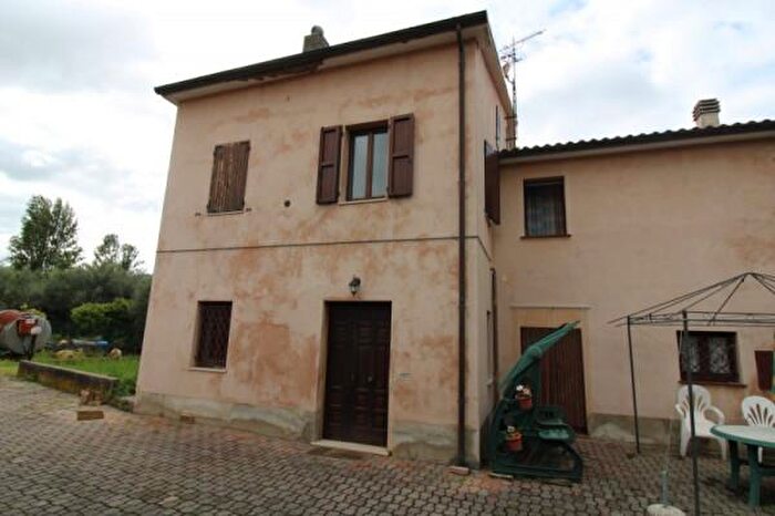 Casa con 6 locali in vendita in Via Vallati, Maiolati Spontini