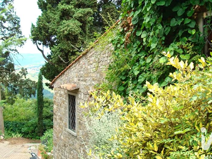 Appartamento con 6 locali in affitto in Via ° Settembre, Fiesole