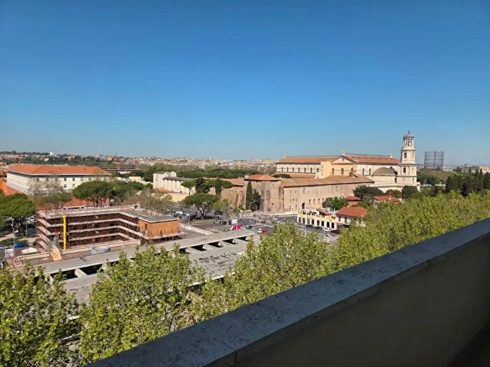 Appartamento quadrilocale in vendita in Via Gaspare Gozzi, Roma